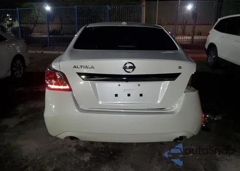 2015 Nissan Altima 2.5 from USA, damaged, VIN 1N4AL3AP1FN317618